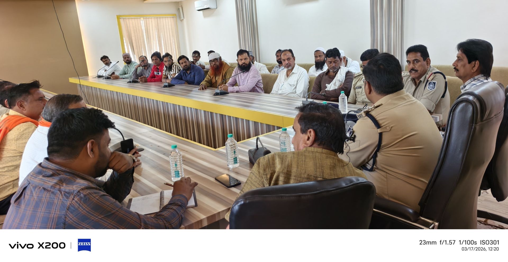 थाना सेंधवा शहर द्वारा आगामी त्यौहारों को लेकर शांति समिति की बैठक संपन्न