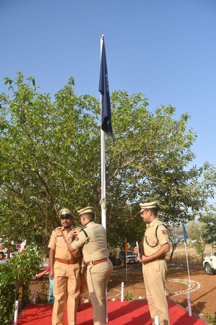 77वांस्थापना दिवस राजस्थान पुलिस का सम्पन्न  रिजर्व पुलिस लाईन में परेड, मैदान पर उत्कृष्ट पुलिसकर्मियों  का किया सम्मान