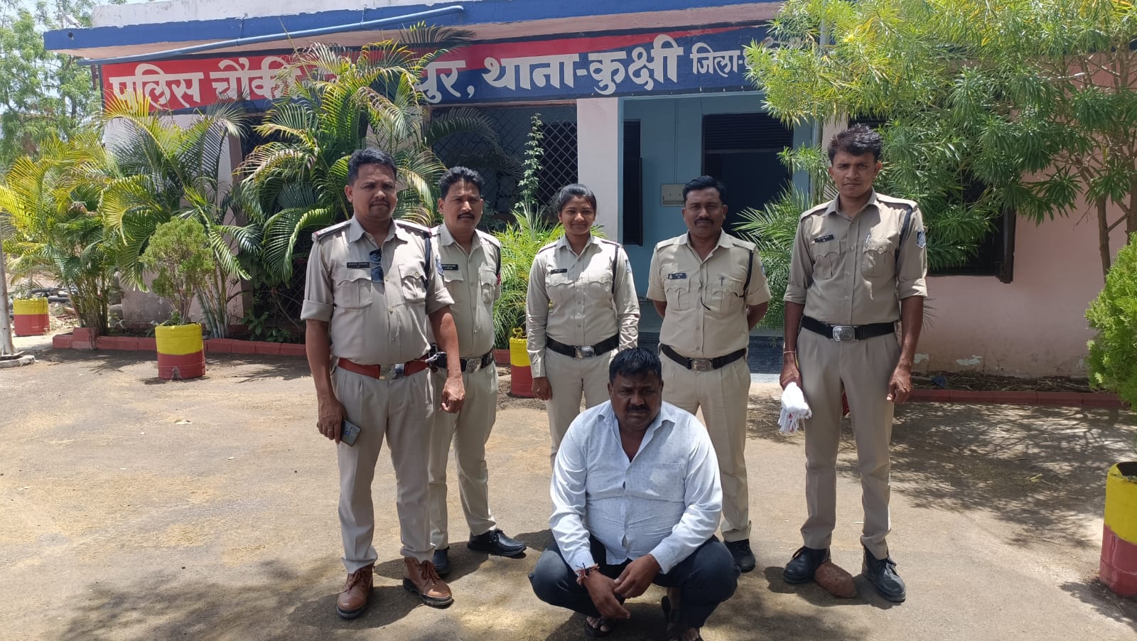 जिला बदर  आरोपी दुसरी बार जिला मजिस्ट्रेट के आदेश का उल्लघंन करने पर पुलिस की  गिरफ्त मे