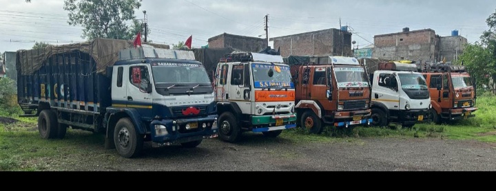 थाना कानवन पुलिस द्वारा गोवंश के अवैध परिवहन के विरूद्ध कार्यवाही करते हुए 05 प्रकरणो में 05 आरोपियो के कब्जे से कुल 05 बडे ट्रक व कुल 60 (गाय व गाय के बछडे) पशुओ को जप्त करने सफलता हासिल की।