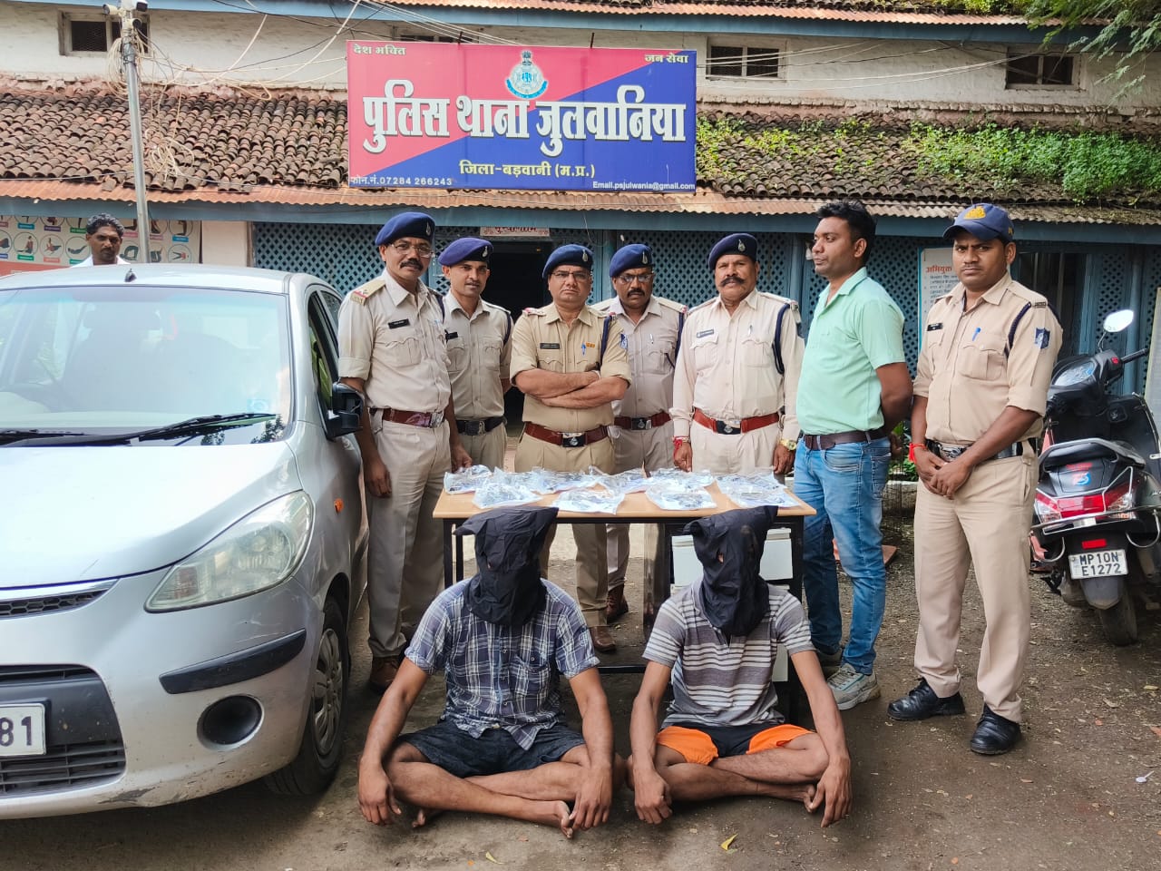 बड़वानी एसपी पुनीत गहलोत के निर्देशन में आपरेशन 360 के अंतर्गत अंतर  राज्जीय हथियार तस्कर को मात्र 8 माह में 10 वर्ष की सजा दिलाई वही  70 सिकलीगर को लोन एव 38 को रोजगार 5 को आईटीआई में प्रवेश दिलवाए गए