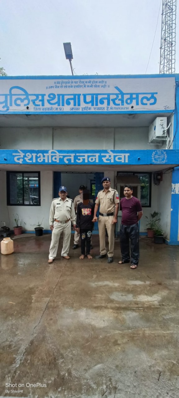 पानसेमल पुलिस द्वारा मिठाई की दुकान में चोरी करने वाले बाल अपचारी को पकड़ा