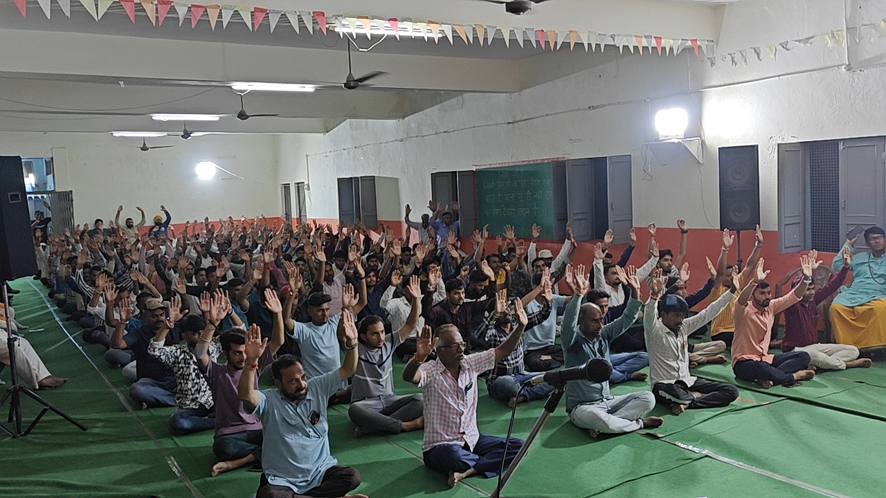 सनावद  विश्व हिंदू परिषद की स्थापना के 60 वर्ष पूर्ण होने पर स्थानीय सरस्वती विद्या मंदिर में स्थापना दिवस का कार्यक्रम  हर्षोल्लास से मनाया गया