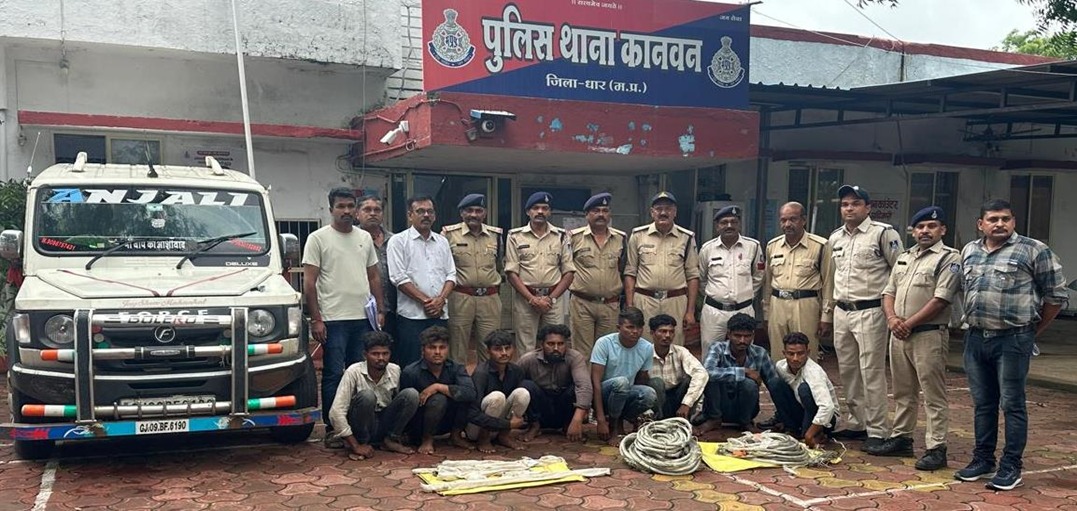 धार पुलिस अधीक्षक की पहल रंग लाई जिले में अपराधों का ग्राफ हुवा कम पुलिस की सक्रियता से जनवरी 24 में 1891 अपराधियो को लूट डकैती में भेजा जेल जनता में पुलिस के प्रति भरोसा बड़ा