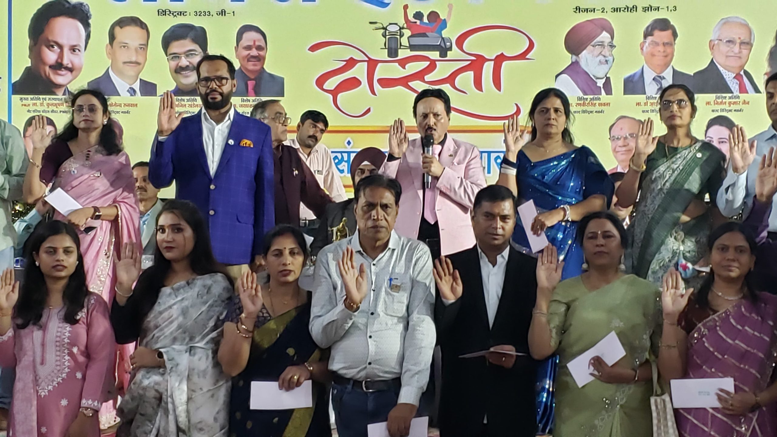 सनावद नए लायंस क्लब खोले जाएंगे ताकि सेवा के क्षेत्र को विस्तार दिया जा सके शपथ ग्रहण में  नवनिर्वाचित अध्य्क्ष पंकज  जटाले ने कही