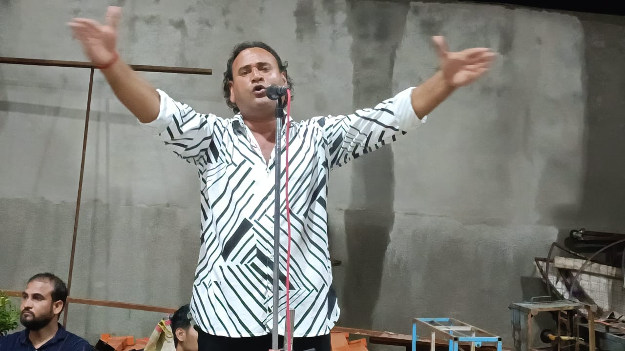 अंजड़ में कवि समेलन में बोले धारा 370 हटी नकटो की नाक काटी, बरसो बाद हमे अवध में श्रीराम मिले - जानी बैरागी