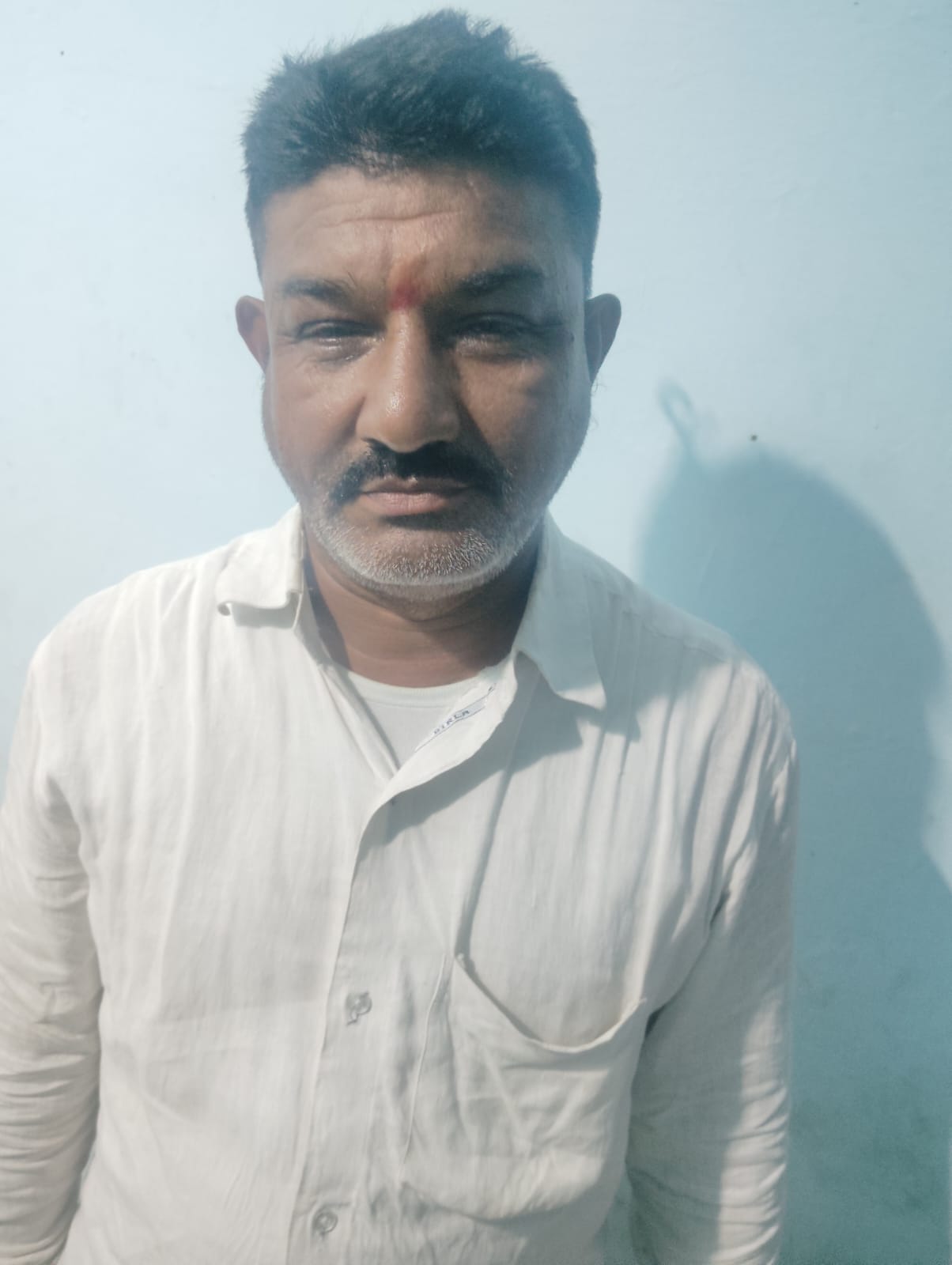 थाना कुक्षी पुलिस टीम द्वारा आरोपी श्रीचंद मालवीया को 28 लाख 50 हजार की धोखा धड़ी के केस में गिरफ्तार कर न्यायालय कुक्षी पेश कर आरोपी को भेजा जेल