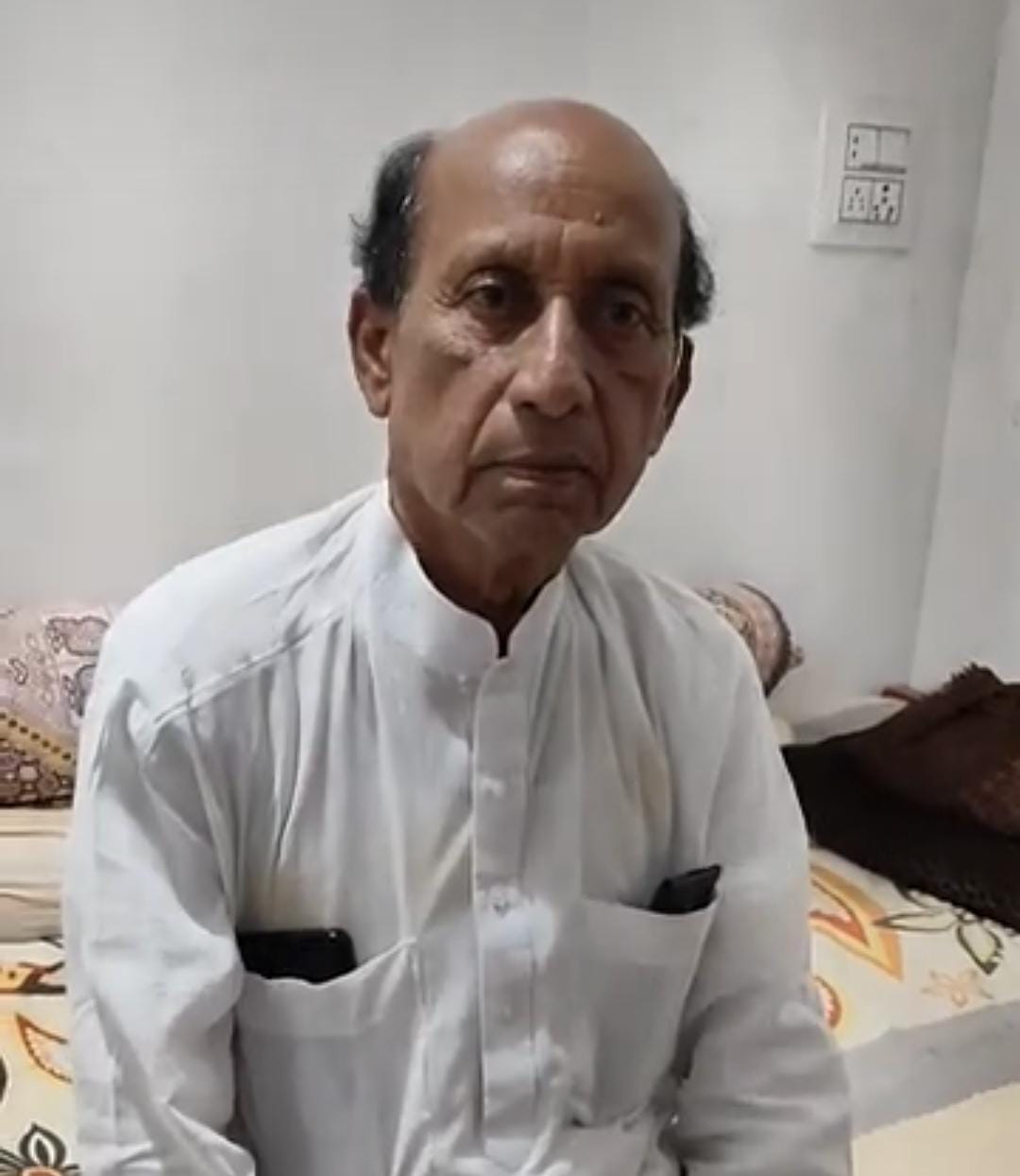 सेंधवा वरला तहसील क्षेत्र के वरिष्ठ कांग्रेसी नेता और जिला कांग्रेस कमेटी में जिला महामंत्री रामचंद्र पाटील ने संगठन में अपनी उपेक्षा के चलते अपने पद से इस्तीफा दिया