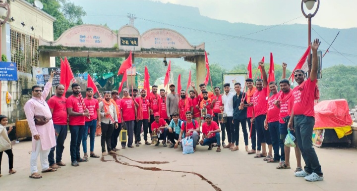 ग्राम कड़ोद कला के लोगों का जथा पावागढ़ से अखंड ज्योत लेकर हुवा रवाना