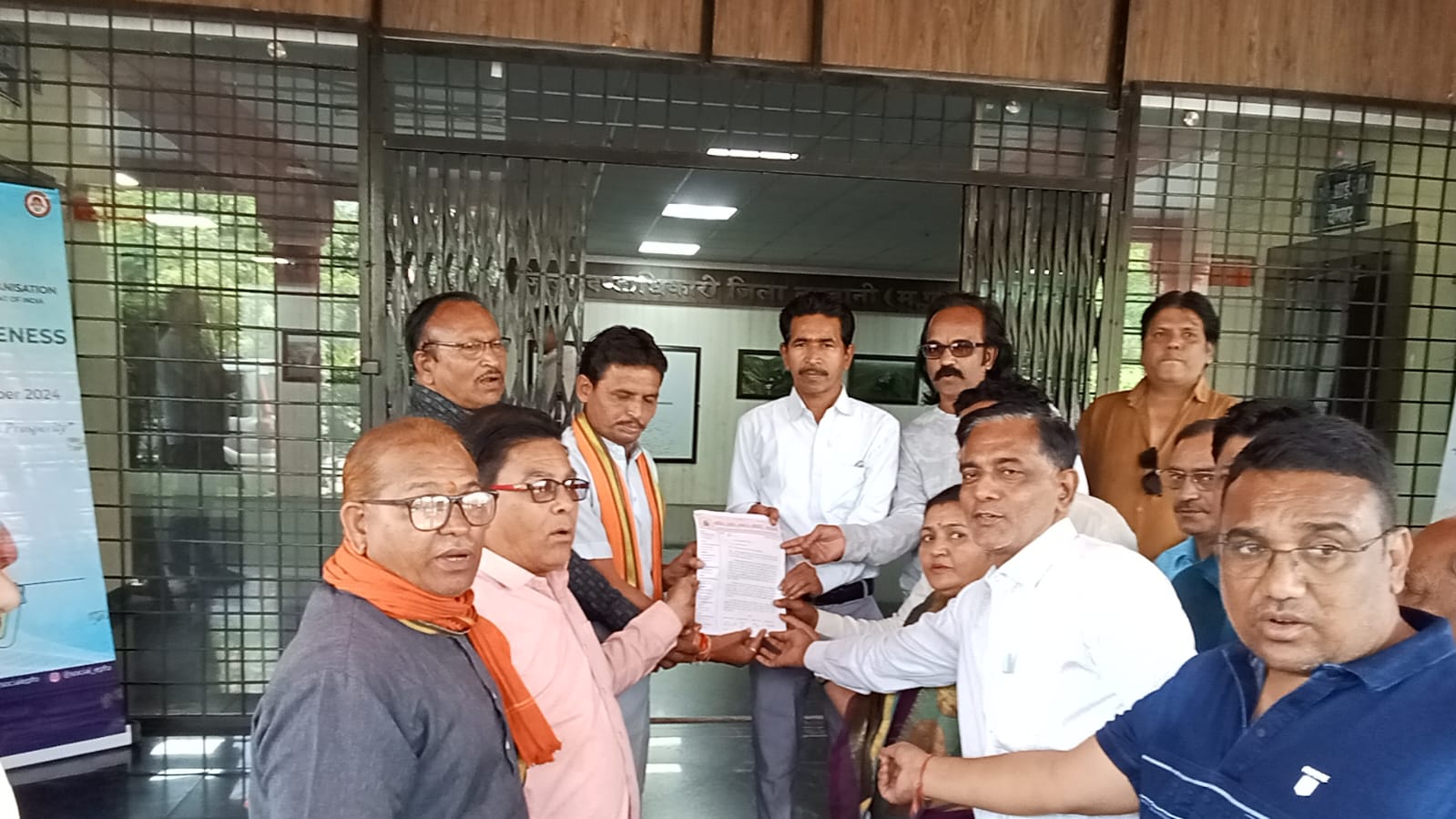 बड़वानी धर्मांतरण एवं लव जिहाद के विरुद्ध ज्ञापन सौंपकर विवाह रुकवाने की मांग सकल हिंदू समाज, जागृत हिंदू मंच एवं राठौड़ समाज बड़वानी ने दिया ज्ञापन