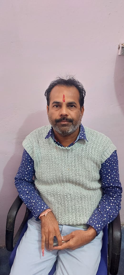 अलीराजपुर 5000 रुपे की रिश्वत में मनीष भावसार  उम्र 45 वर्ष माध्यमिक शिक्षक जन शिक्षा केंद्र उदयगढ़ जिला अलीराजपुर को लोकायुक्त ने रंगे हाथों पकड़ा