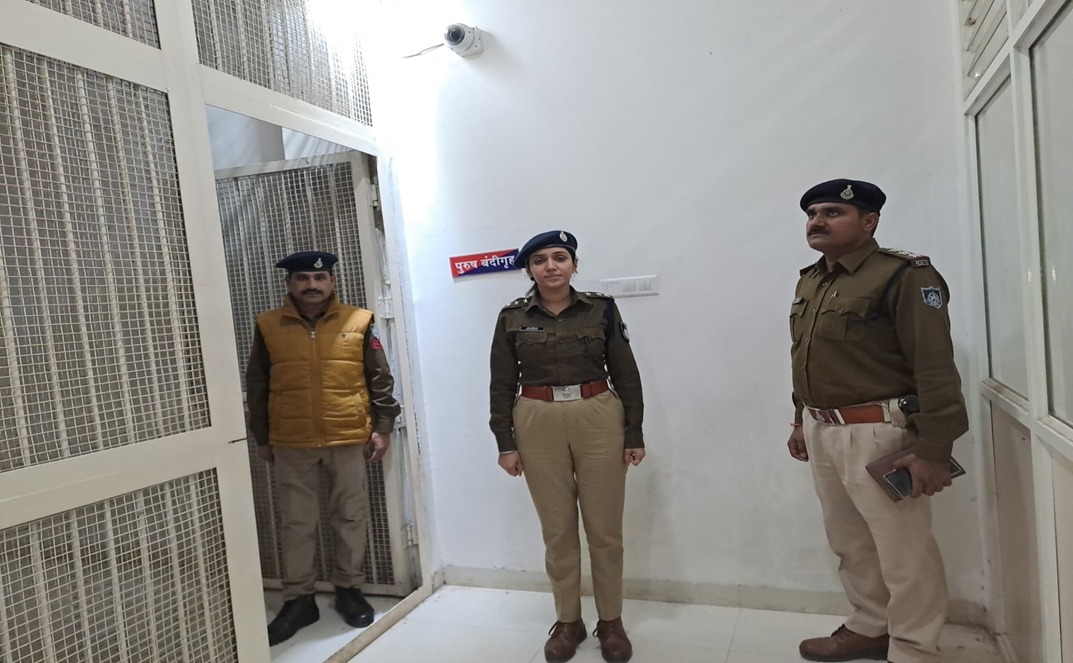 जिले के सभी थानों के हवालातों में बंदियों की सुरक्षा को दृष्टिगत रखते हुए पुलिस अधीक्षक धार के आदेश से किया औचक निरीक्षण