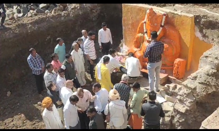शिव पूजा अर्चना के साथ श्रीगणेश मंदिर नवनिर्माण का शिलान्यास  किया गया डेढ़ वर्ष में होगा पूर्ण