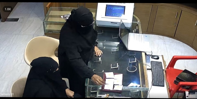 बड़वानी सेंधवा शहर पुलिस द्वारा अंतर्राज्यीय ज्वैलरी चोर बुर्का गैंग के 03 आरोपियों को गुजरात तथा महाराष्ट्र से किया गिरफ्तार