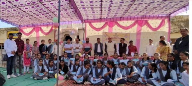 प्रताप गढ़ करियर मेले का आयोजन विभिन्न क्षेत्रों के वक्ताओं ने विद्यार्थियों को दी करियर विकल्पों की जानकारी दी