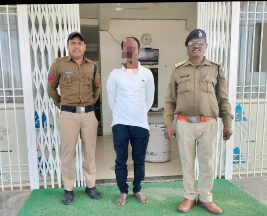 थाना अंजड़ पुलिस से लंबे समय से फरार चल रहे 2000/- के 02 ईनामी आरोपी मानसिंह एवं  विजय मानकर को किया गिरफ्तार