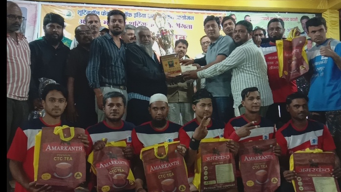 अंजड़ अखिल भारतीय यूथ शूटिंग बाल प्रतियोगिता का फाइनल मैच  आई इसी मालेगांव ने जीता इकावन हजार का नगद पुरस्कार ट्राफी विधायक बाला बच्चन ने दी