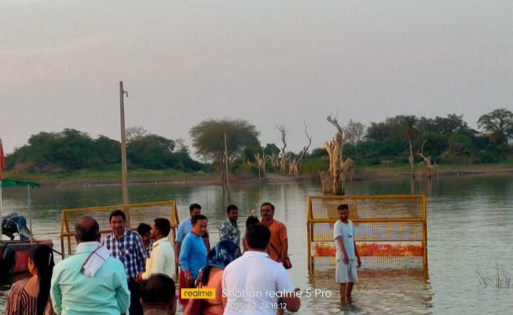 महाशिवरात्रि पर्व के मद्देनजर नर्मदा नदी तटों पर बड़वानी पुलिस द्वारा सुरक्षा के पुख्ता इंतजाम