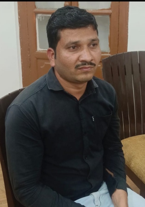 कार्यवाहक सहायक उप निरीक्षक,  गोविंद सिंह गिरवार पुलिस थाना बडगोंदा तहसील महू जिला इंदौर 10 हजार रुपए की रिश्वत लेते हुवे लोकायुक्त ने किया गिरफ्तार