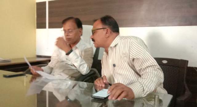 अंजड़ नगर परिषद की वार्षिक बैठक में पार्षदों की आपत्ति के बाद बैठक को आगे बढ़ाया गया नव पार्षद ने बैठक का किया विरोध