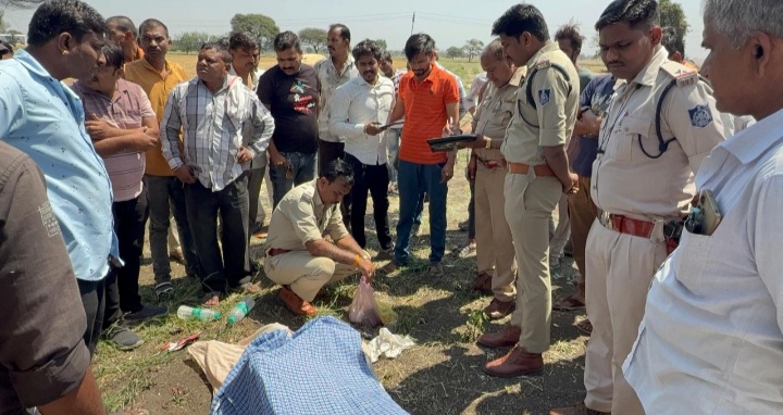 नालछा हाई स्कूल खड़ी बिलोदा के चतुर्थ श्रेणी कर्मचारी धीरेन्द्र वर्मा  धार की क्वींस पार्क कॉलोनी निवासी का शव बगड़ी फाटे के समीप मिला