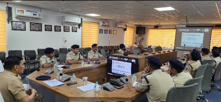 बड़वानी मध्यप्रदेश पुलिस का डिजिटल युग में प्रवेश: ई-ऑफिस और सीसीटीएनएस के प्रभावी संचालन के निर्देश"
