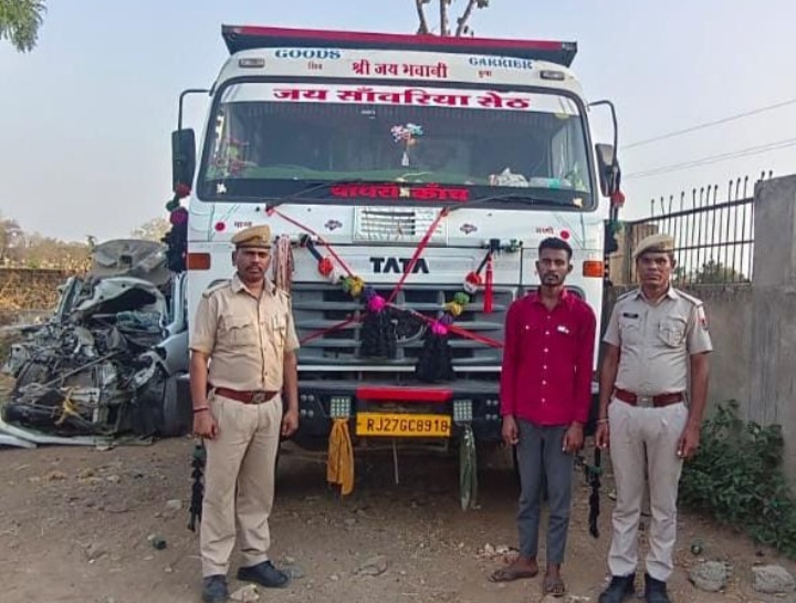 अवैध खनन की रोकथाम के तहत अवैध बजरी परिवहन करने में प्रयुक्त डम्पर जब्त एक आरोपी गिरफ्तार