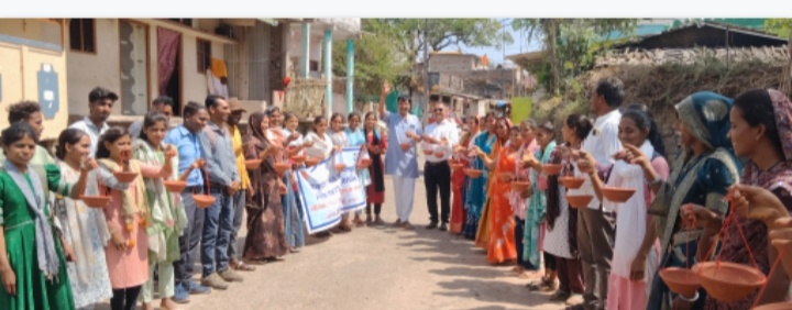 मध्यप्रदेश जन अभियान परिषद नालछा जिला धार योजना आर्थिक एवं सांख्यिकी विभाग म प्र शासनगणगौर घाट स्थित नलक्छ गंगा नदी पर श्रमदान किया व सकोरे वितरण कार्यक्रम किया।