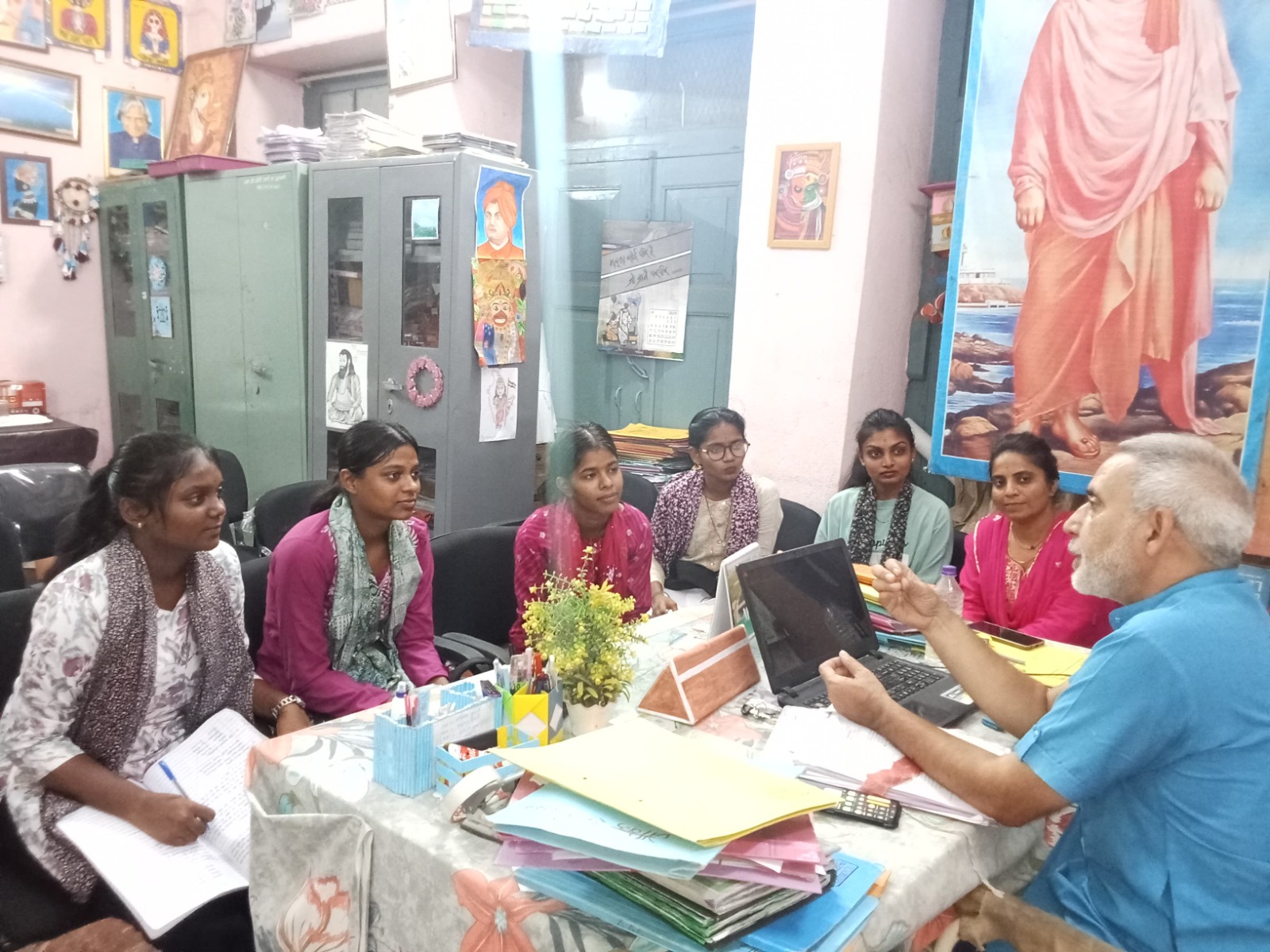 बड़वानी हम मजदूर माता-पिता की बेटियां  हासिल करना चाहती हैं जीवन में बड़ा मुकाम संघर्ष से मिलती है चमकदार  सफलता  मधुसूदन चौबे