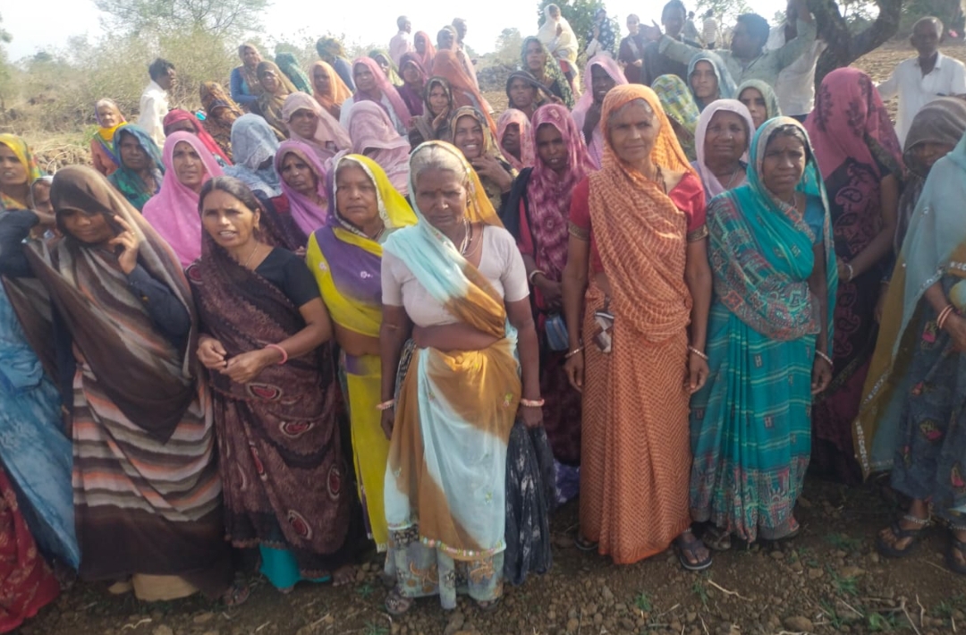 प्रतापगढ़ जिले की असावता पंचायत गांव उमरखेड़ी मे कोई विकास नहीं सरपंच सचिव ने सिर्फ बिल लगाकर निकाले रूपये धरातल पर कोई काम नहीं जनता ने उठाए सवाल