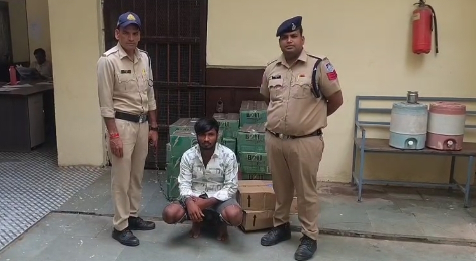 ग्राम लुनेरा से नालछा पुलिस ने अवैध शराब के साथ चार पहिया वाहन जप्त किया है।  ₹90हजार रु कीमत की शराब एवं ₹4लाख रु कीमत के वाहन के साथ एक आरोपी गिरफ्तार