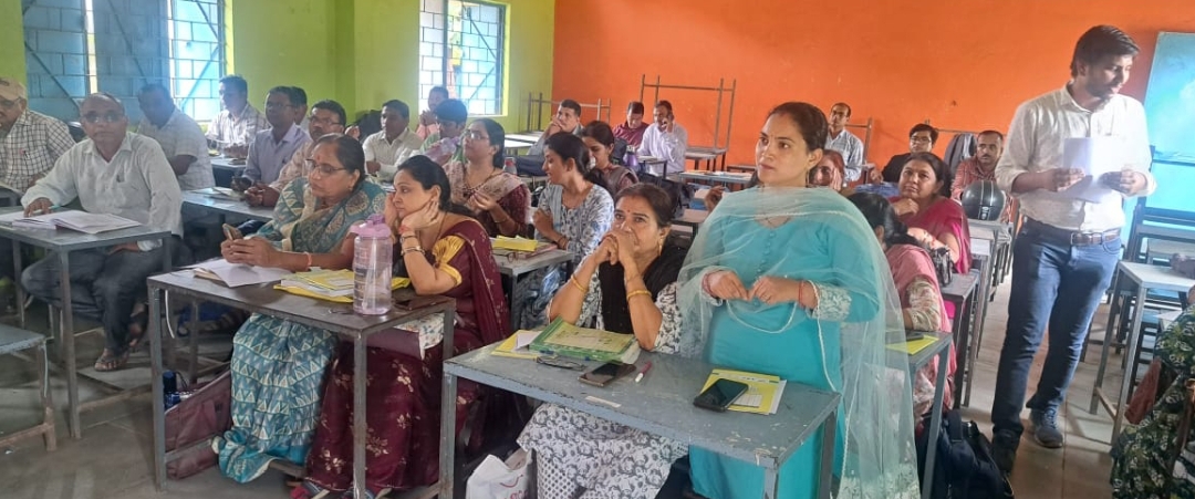 नालछा नवीन शिक्षा नीति को लेकर धार जिले में शिक्षकों का प्रशिक्षण जारी सहायक आयुक्त ने प्रशिक्षण स्थल पर पहुंचकर शिक्षकों  को दिए दिशा निर्देश