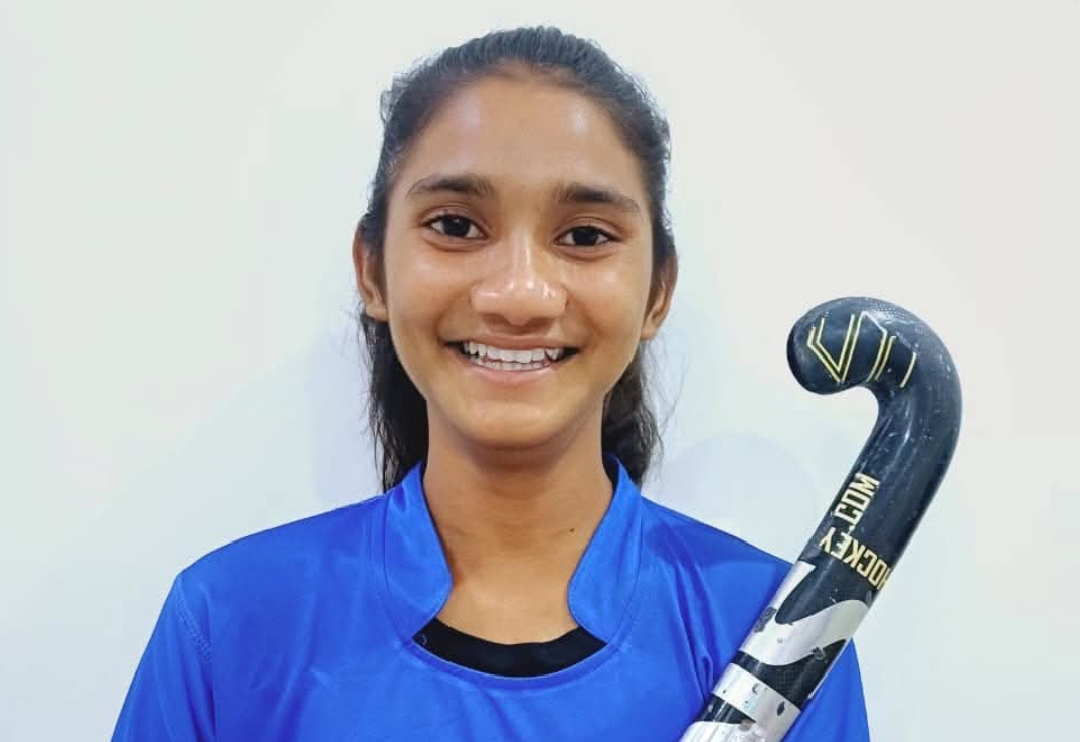 बड़वानी जिले की दो बेटियां हॉकी खिलाड़ी सुश्री स्नेहा दावदे एवं सुश्री केसर भाबर मध्यप्रदेश टीम का प्रतिनिधित्व करेंगी