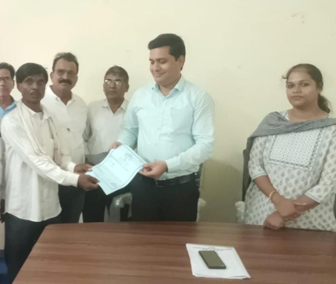 मनावर ग्राम पंचायत वायल के सरपंच पद के उपचुनाव में भागीराम भाभर विजयी  204 मतों से हुवे विजय