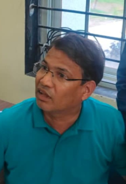 दयाराम निगम, नायब तहसीलदार, तहसील खुड़ैल जिला इंदौर एव सहायक  ग्रेड 3 (50) हजार की रिश्वत लेते हुवे लोकायुक्त ने रंगे हाथो पकड़ा