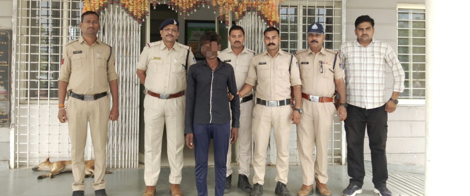 सागौर पुलिस थाना सागौर जिला धार 05 किलो गांजा लेकर आ रहे एक आरोपी को गिरफ्तार करने में मिली सफलता ।